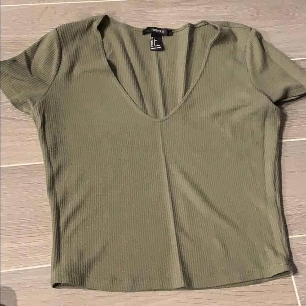 Olive green Crop top FINAL PRICE 🎉🎉